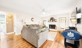 11 Autumn Ln, Attleboro, MA 02703