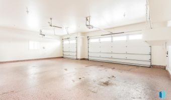 2824 E Sunflower Cir, Brandon, SD 57005