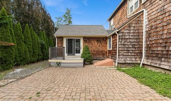 55 Hunter Ave, Newport, RI 02840