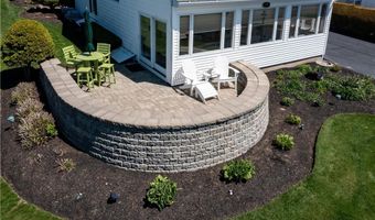 276 Bonnet Point Rd, Narragansett, RI 02882