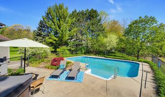 100 Rollingbrook NE, Ada, MI 49301