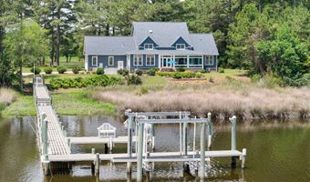 555 Dawson Creek Dr, Arapahoe, NC 28510