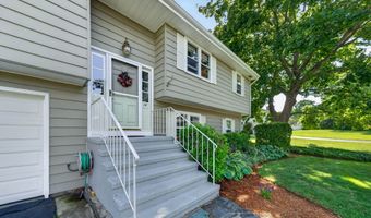 16 Driscoll Rd, Branford, CT 06405