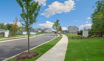 725 Lazy Elm Ln, Aberdeen, NC 28315