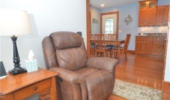 759 Tallkron Dr, Akron, OH 44305