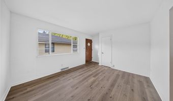 1095 Saint Michaels Ave, Akron, OH 44320