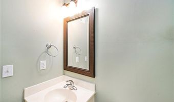 1905 160th St, Basehor, KS 66007