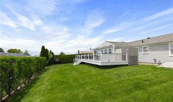 35 Willow Ave, Narragansett, RI 02882