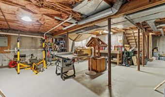 27 Country Hill Rd, Nashua, NH 03063