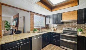 916 E CLEVELAND St, Apopka, FL 32703