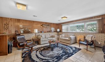 89 S Clarendon Ave, Addison, IL 60101