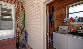 29 Breedlove Dr, Andrews, NC 28901
