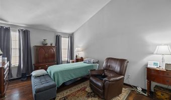 134 Holloway Rd, Ballwin, MO 63011