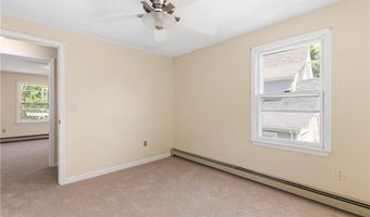 94 Ridgewood Rd, Middletown, RI 02842