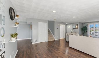 61 Metropolitan Ave, Cranston, RI 02920