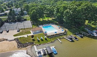 3854 Surfside Cir, Aurora, OH 44202