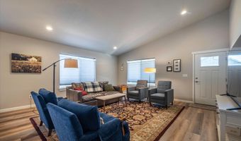 746 Seacrest Dr, Bandon, OR 97411