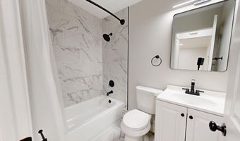 122 Allen Dr 2, Ann Arbor, MI 48103