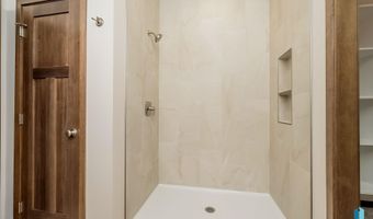 2409 E Tinley St, Brandon, SD 57005