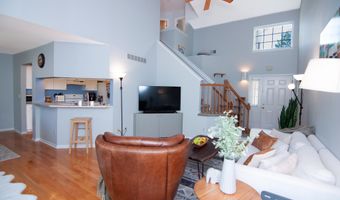 4471 Hillside Ct, Ann Arbor, MI 48105
