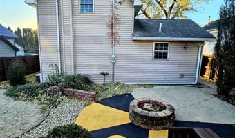 105 N Division St, Anamosa, IA 52205