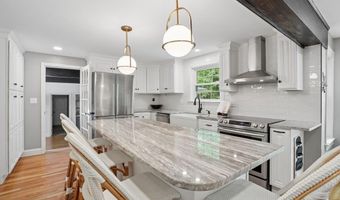 18 Hawk Dr, Bedford, NH 03110
