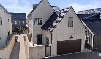 2899 Katmai Dr A, Columbus, OH 43228