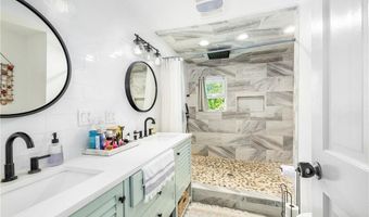 60 Brooklyn Rd, Narragansett, RI 02882
