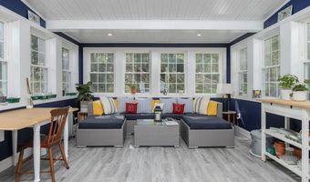 10 Greenbriar Ln, Amherst, NH 03031