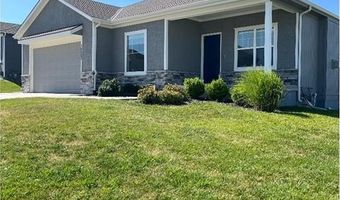15653 Lakeside Dr, Basehor, KS 66007