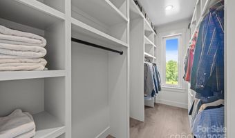 318 Avery Trail Dr, Arden, NC 28704