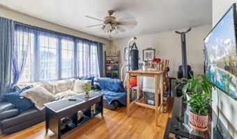 147 W 52nd St, Bayonne, NJ 07002