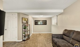 211 W 4th St, Auburn, KS 66402