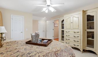 355 Smoke Rise Dr, Baldwin, GA 30511