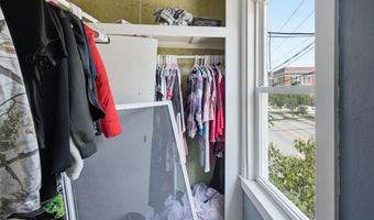 82 Hampshire St, Auburn, ME 04210