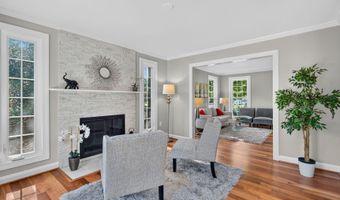 4714 8TH St S, Arlington, VA 22204
