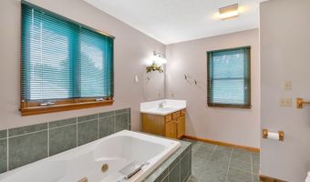 952 Three Rod Rd, Alden, NY 14004