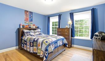 84 Juniper Cir, Auburn, NH 03032