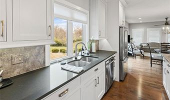 4715 Richland Woods Ct, Alton, IL 62002