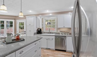 189 Poverty Branch Rd, Barnardsville, NC 28709