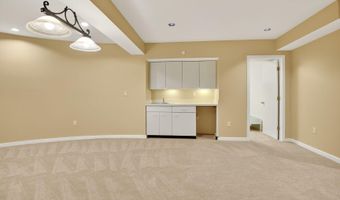 9209 VENDOME Dr, Bethesda, MD 20817