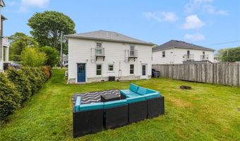 66 Knowlesway Unit Upper Unit Upper Unit, Narragansett, RI 02882