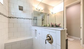7401 PARADISO Dr, Apollo Beach, FL 33572