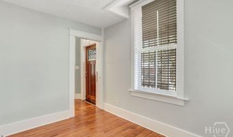 17 E 33rd St, Savannah, GA 31401
