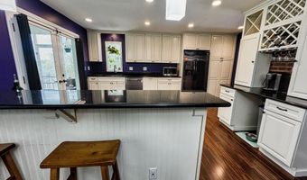 131 Pine Cir, Bennington, VT 05201