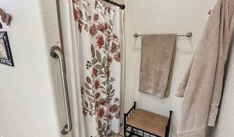 808 E Chapman Rd, Carlsbad, NM 88220