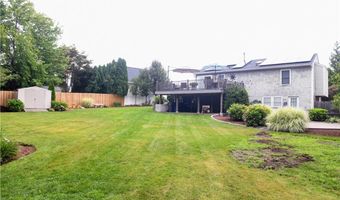 9 Mallory Ct, Cranston, RI 02910