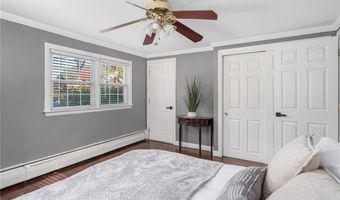84 Hickory Dr, East Greenwich, RI 02818