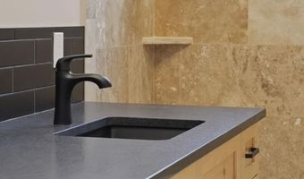102 Spanish Peaks Rd, Arroyo Hondo, NM 87513