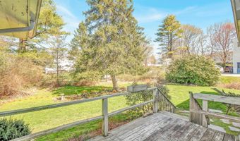 6 Hayes Ln, Dover, NH 03820